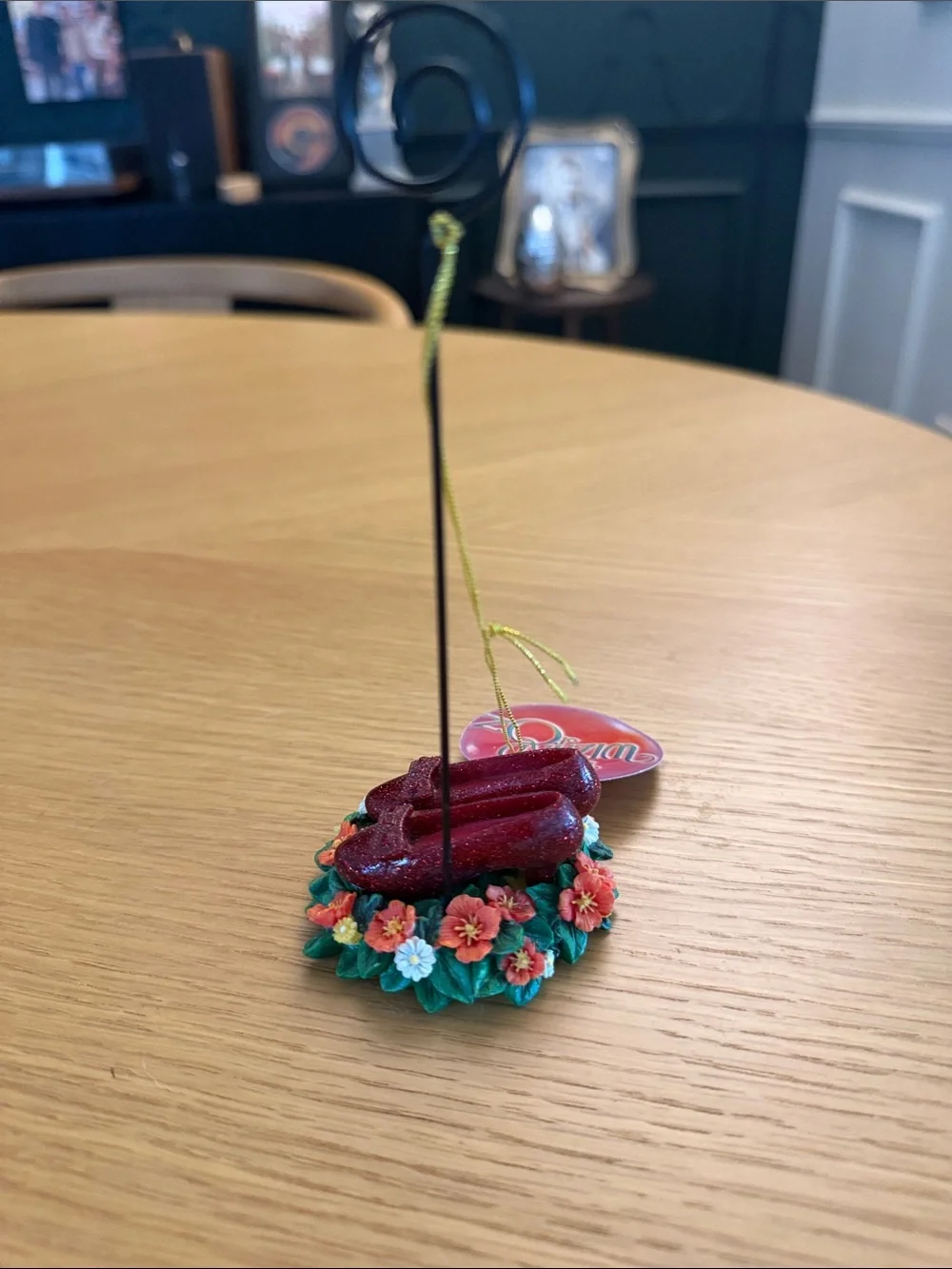 NWT Vintage Wizard of Oz ruby slippers photo holder